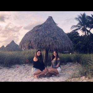 Meet your Posher, Joy